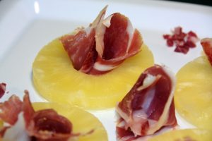 Jamon con Piña | Pineapple with Ham | Recipe with Serrano | Receta de Jamon